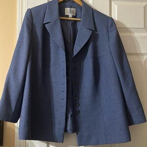 AMAZING CONIDITIO LeSuit Women’s Blazer & Skirt Set